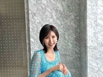 「浮いてる?」〝異次元のスタイル〟超ミニスカ姿の人気キャスターが芝生に降臨…「妖精かと」「おみ脚長っ」「ラフに打ち込んじゃったのかなぁ」の声