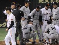 「ヘルメット破壊で場内騒然」フルイニング出場中の阪神・金本知憲に頭部死球…巨人・木佐貫洋に“鉄人”が放った仰天の一言「次にオレと対戦する時は…」
