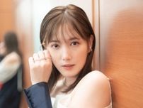本田翼、“ミニ丈×透けタイツ”で美脚披露「たまらない」「美しすぎます!」「めっちゃ綺麗！」