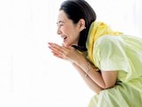 50代は【厚底スニーカー】一択！　
脚長効果も狙える歩きやすいシューズ8選