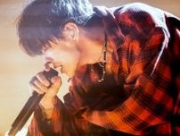 「王道のエンタメを照れずに堂々とやりたい」限界突破の佐藤健が拝めるNetflix『グラスハート』は7月31日配信！