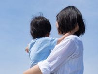 子どもが集まる空間に行くと「落ち込む」「比べてしまう」「つらい」…発達障害児を育てる親が抱える“孤独と疎外感”