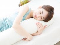 就寝時に「抱き枕」使うと“快眠”できる？　睡眠の専門家が説く“見落としがちな注意点”