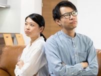 【既婚男女】結婚生活で「イラッとする生活習慣の違い」は？　3位「大きな音を出す」2位「生活リズムが違う」…1位は“無駄な労力が発生する”こと
