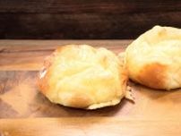 「ダメパンマン」で1度、閉業　“再起”したら飛ぶように売れ…人気パン店が「オモウマい店」に
