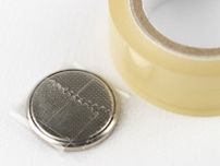 知ってた？ ボタン電池、そのまま捨てると発熱や発火の危険性