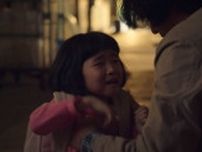 永尾柚乃（8歳）の変貌演技が圧巻！両親の死で動揺する天才少女に「自然で引き込まれた」「泣き演技すごい!!」＜ドラマ『誘拐の日』＞