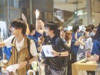2,000名以上が入店待ちの大行列！「Apple 梅田」がついにオープン