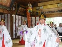 巫女舞、大館・西館小児童が継承　10年前からクラブ活動、今年も例祭で披露