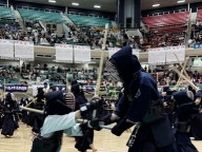 武道館で熱戦展開、少年柔道・剣道錬成大会　稽古の成果競い合う