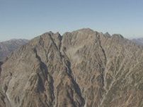 ヘリコプターで救助の東京都の69歳男性は頸椎損傷の大けがと判明　単独登山で下山中に滑落し頭から出血「滑落したと思われる男性がいる」通りかかった人が通報　長野・北アルプス・奥穂高岳　