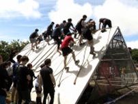 世界最大級の障害物レース「スパルタンレース」富士山のふもとで開催 20個の障害物を乗り越え全長5キロのコースでタイム競う=静岡