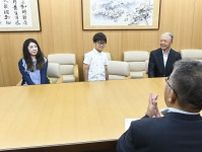 真岡・長田小２年青山さん、８月に将棋全国大会出場　「決勝トーナメントへ」　市長表敬で抱負語る