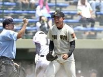 作新学院　勝負強く窮地で本領発揮　延長十回、国学院栃木を振り切る【高校野球栃木大会】