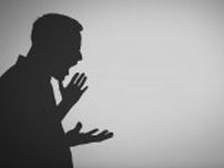 父と兄、二人からの性暴力に遭い妊娠するもどちらの子かわからない…幼少期から暴力で支配された名家の姉妹の苦悩「これ以上父に汚されたくない」