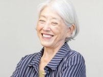 年金でホストクラブ、30年ぶりにプリクラ、年齢を偽ってマチアプ…TikTokでバズる76歳白髪老女の正体「今が人生でいちばん楽しいかもしれない」