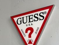 「デニム好き、全員集合！」GUESS JEANSの旗艦店が表参道に爆誕！4フロアでアメカジの世界に浸る