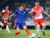 日本屈指のテクニシャン柿谷曜一朗が翻弄された？ 元仏代表レジェンドに股を抜かれ…「足がこんがらがった」「みんな太ってるけどめちゃくちゃ上手い」