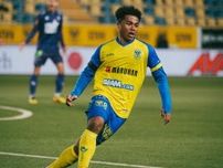 「我々のチームにぴったり」ブンデス14位クラブはなぜ日本代表“３試合”のMFを獲得したのか　ドイツ人指揮官が「特に素晴らしい」と称賛したのは…
