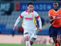 「次の１か月が重要」高校サッカー界のスターだった22歳はイングランドでプレーできるか　地元紙は「日本時代と比べて落ちている」点を懸念