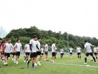 中国に勝利した日本代表が韓国戦に向けてトレーニングを実施。昨日のスタメン組＆３人が別メニュー【現地発】