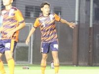 腕章を巻く同期の奮戦、首位に立つチーム、憧れの乾貴士との共闘。エスパ内定DFが噛みしめる「僕は幸せ者だと思います」