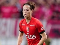 今季チームトップの７発、好調の浦和MF渡邊凌磨が無念の負傷交代。振り上げた右足が相手と接触、ひざを押さえて担架でピッチを後に