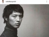 「賀来賢人さんかと」“25歳”の純烈・酒井一圭がイケメンすぎ「どちら様でしょうか」「アイドルみたい」
