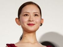 23歳人気女優「たまたま現金をいただくことが…」　まさかの“失言”に共演者からツッコミの嵐