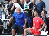 ジーコ監督vs中田英寿監督　慈善試合でロナウージーニョ氏、セードルフ氏らが会場沸かす！