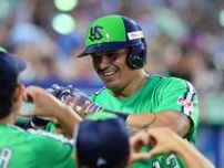 ヤクルト　2安打2打点のオスナも村上宗隆の帰還を喜ぶ　4番は譲らない？「ノー・チャンスだよ」と笑顔