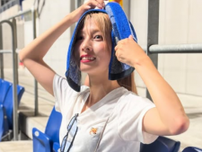 「可愛〜いよ〜ドキン、キュン」サッカー美女子のガンバ大阪観戦記！タオル巻き姿すら”美しい”とファンを魅了
