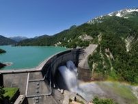 【黒部ダムの観光放水がスタート】立山黒部アルペンルートの夏の絶景！ひんやりグルメフェアも