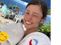 【岡副麻希】　「これから娘とたくさん夏を満喫したい」娘とのプール写真に「私が黒く映りすぎ」とユーモア交え、静岡での夏の思い出作りを公開