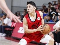 NBAプレーヤー河村勇輝の“人生に欠かせない10のアイテム”。「生粋のおばあちゃん子」として祖母からもらった宝物も紹介＜DUNKSHOOT＞