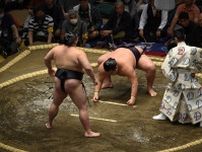NHK大相撲中継にバッチリ映り込む「白鷺の姉御」の正体…「３代目・山の神」の親族と判明にネット反響！「え？」「知らなかった」「今年１番驚いた」