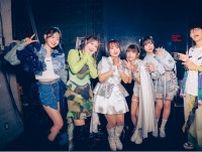 オーイシマサヨシ＆鈴木愛理がゲストらと共にパフォーマンス、「オーイシマサヨシ×鈴木愛理のでしょフェス!!2025」が開催