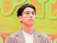 賀来賢人、子供との“戦いごっこ”が日課に「ねじ伏せるぐらいまで戦わないと寝てくれない(笑)」