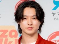 山崎賢人、巨大なピザボックスから登場　「ピザの気持ちになりました」と笑顔