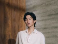 Snow Man目黒蓮、Stray Kidsバンチャンら各国セレブリティが「フェンディ スパイ」を手に個性を全開