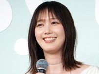 本田翼、ショートパンツから伸びるスニーカー美脚に「どの角度からも…見惚れる」の声