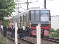 通勤・通学に影響…朝の駅構内で女性が急行電車と接触し死亡 一部区間で約2時間運転を見合わせ