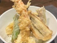 ジャンルを超えた創作料理…旬を味わう九条ネギと塩が決め手の創作丼『九日食堂』
