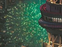 浴衣姿で、屋形船や東京スカイツリーから…夏の夜空彩る隅田川花火、2万発に93万人が大歓声