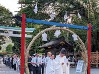 無病息災祈り茅の輪くぐり 出雲大社相模分祠に設置中〈秦野市〉