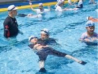 ｢ペットボトルを浮き具に｣ 幸ケ谷小で着衣泳授業〈横浜市神奈川区〉