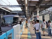 「乗り場が変わりましたよ」 西武の“新ジャンクション駅”ついに稼働開始！ 東村山駅高架化まず一歩、渋滞緩和はまだ早い？