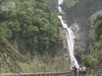 落差日本一「称名滝」で男性死亡　滝つぼで沈んでいるのを発見　富山・立山町