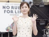 AKB48の20周年記念楽曲に前田敦子も参加「秋元先生に少しでも恩返しになるのなら」