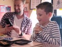 「焼き鳥」を愛するイギリス親子がニッポンの名店へ！紀州備長炭の工場も見学：世界！ニッポン行きたい人応援団